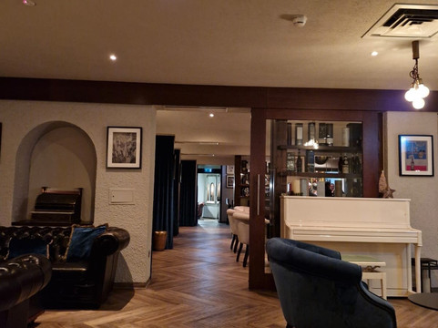 布莱萨赫市酒店主图