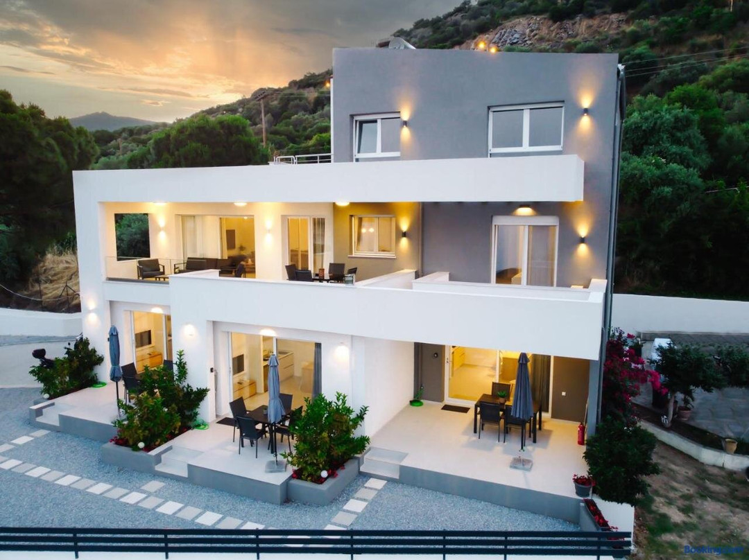 Aquarama Suites