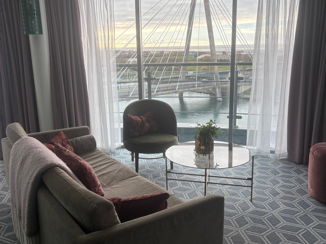 绍斯波特海滨酒店主图