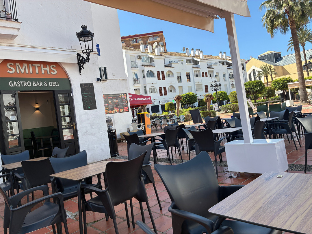Smiths Gastro Bar & Deli