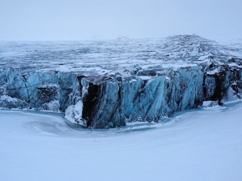 Poli Arctici-朗伊尔城必去景点