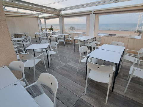 阿尔巴旅馆主图