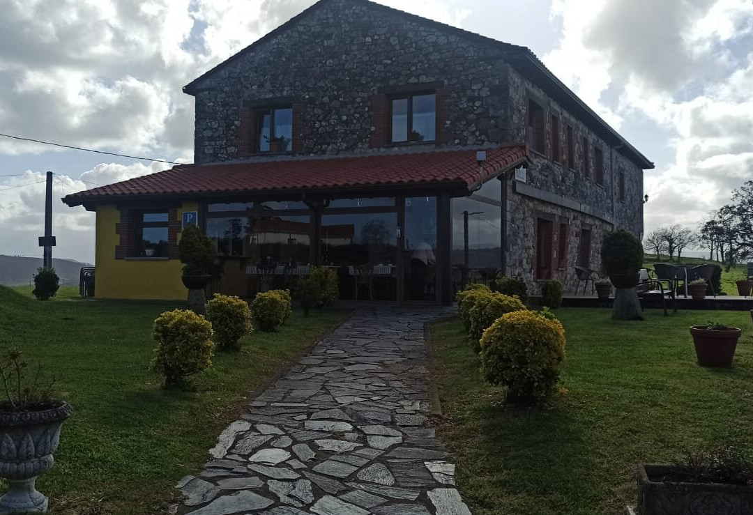 里瓦斯埃尔米拉多酒店主图