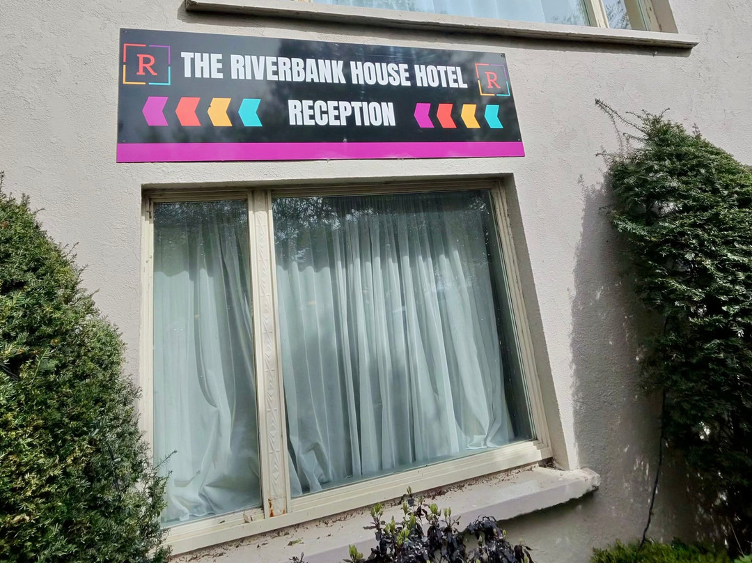 河岸别墅酒店主图