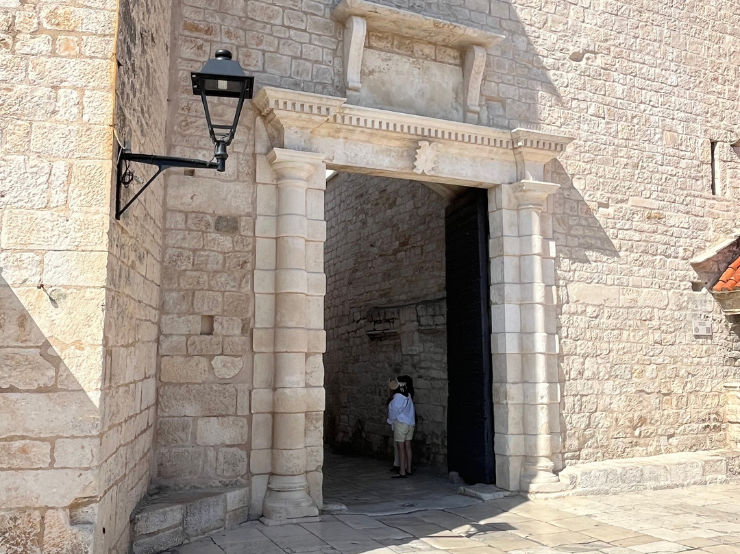 Južna gradska vrata (South Gate)-特罗吉尔必去景点