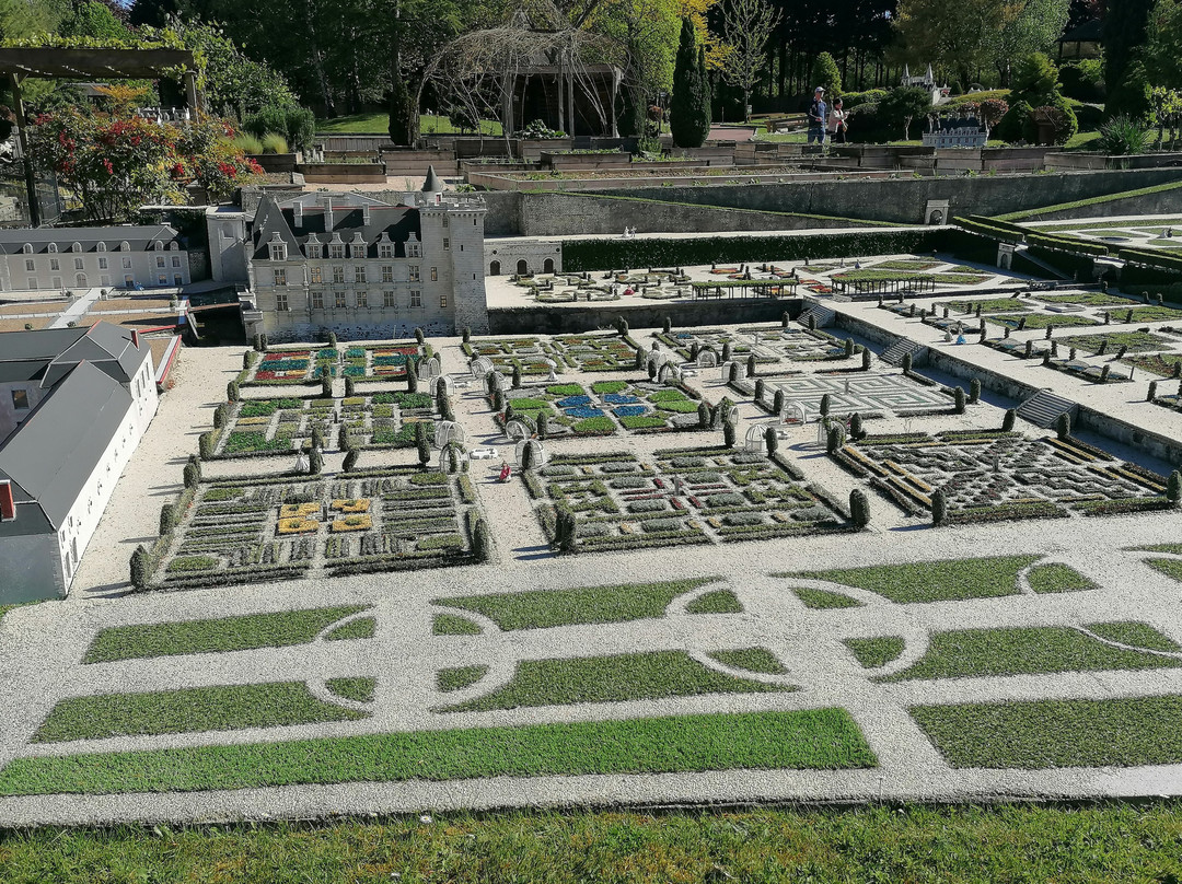 Parc Mini-Châteaux-昂布瓦斯必去景点