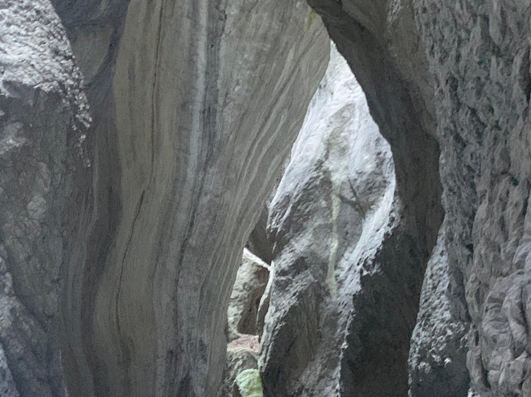 Holta Canyon-Gramsh必去景点