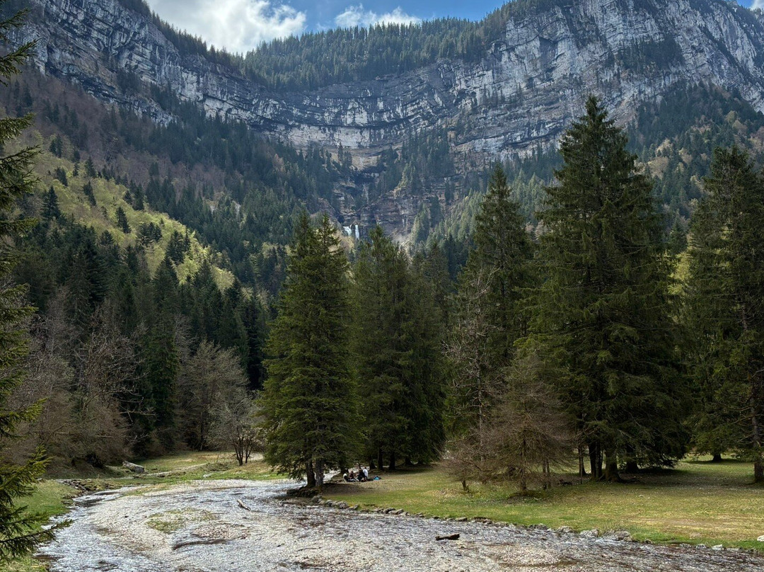 Site Naturel du Cirque de Saint-Même-Saint-Pierre-d'Entremont必去景点