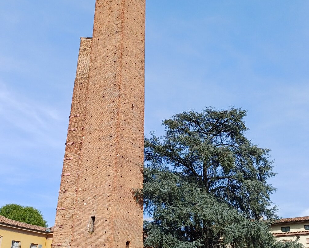Piazza Leonardo da Vinci-帕维亚必去景点