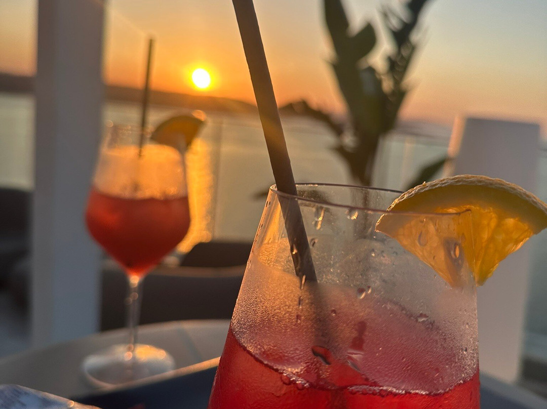 萨利尼度假酒店主图