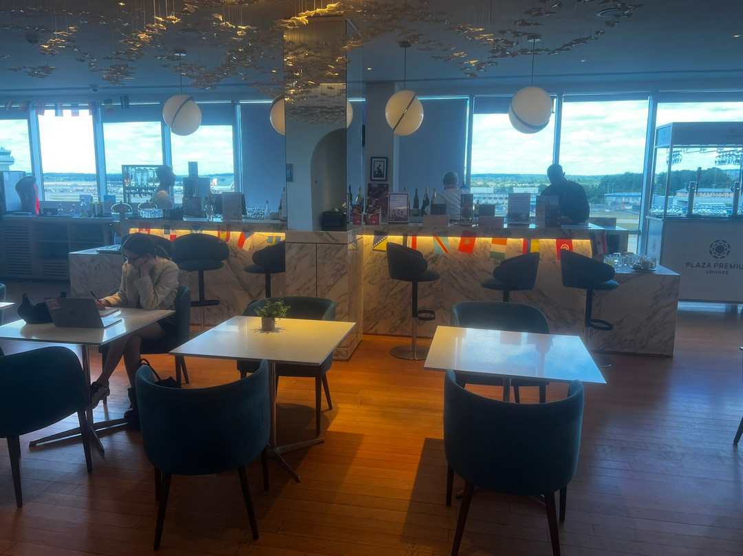 Plaza Premium Lounge Gatwick North Departures-霍利必去景点