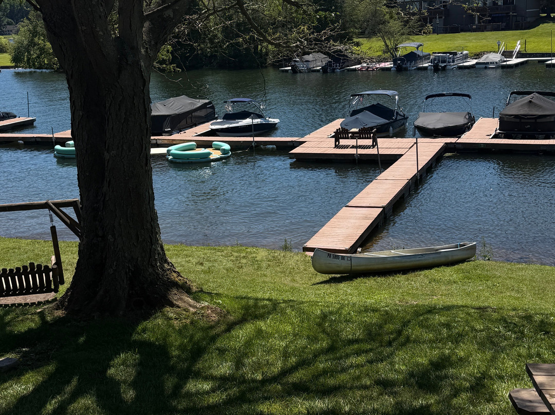 LakeFront Lodge主图