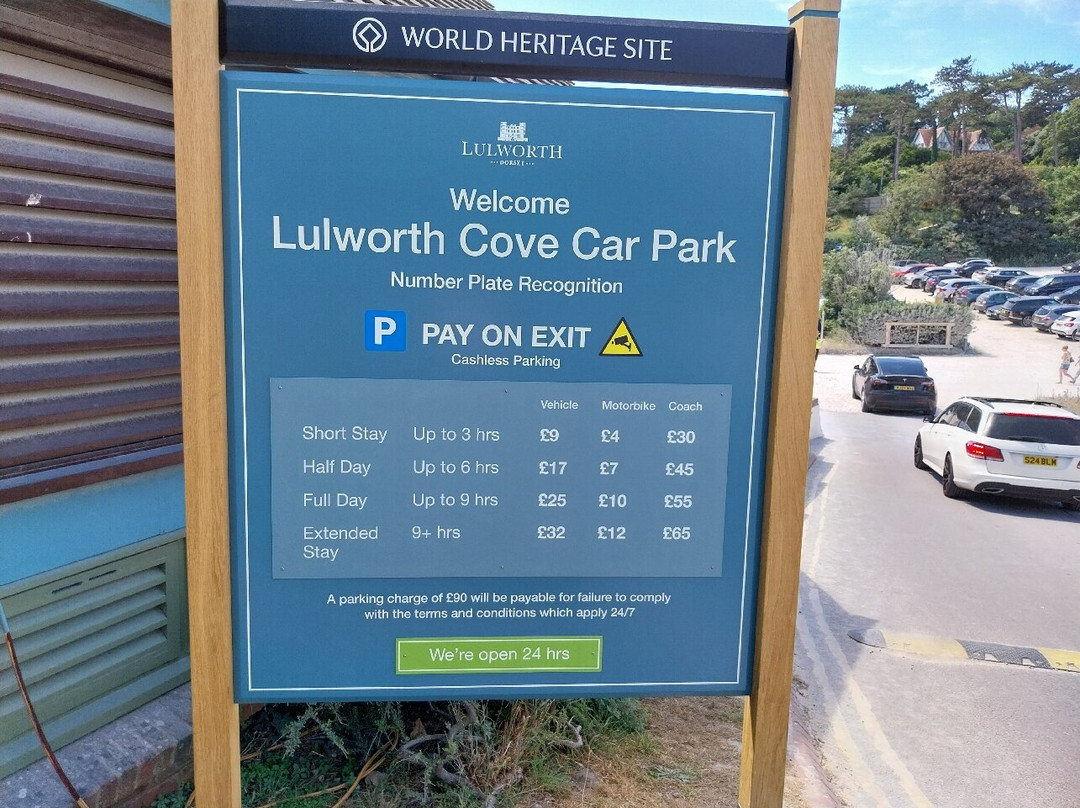 Lulworth Cove-韦茅斯必去景点