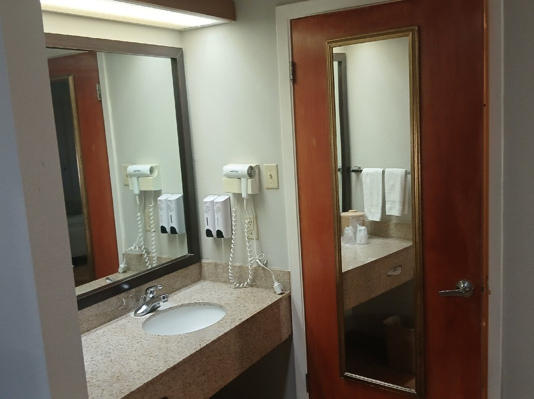 SureStay Plus Hotel by Best Western Benbrook Ft Worth主图