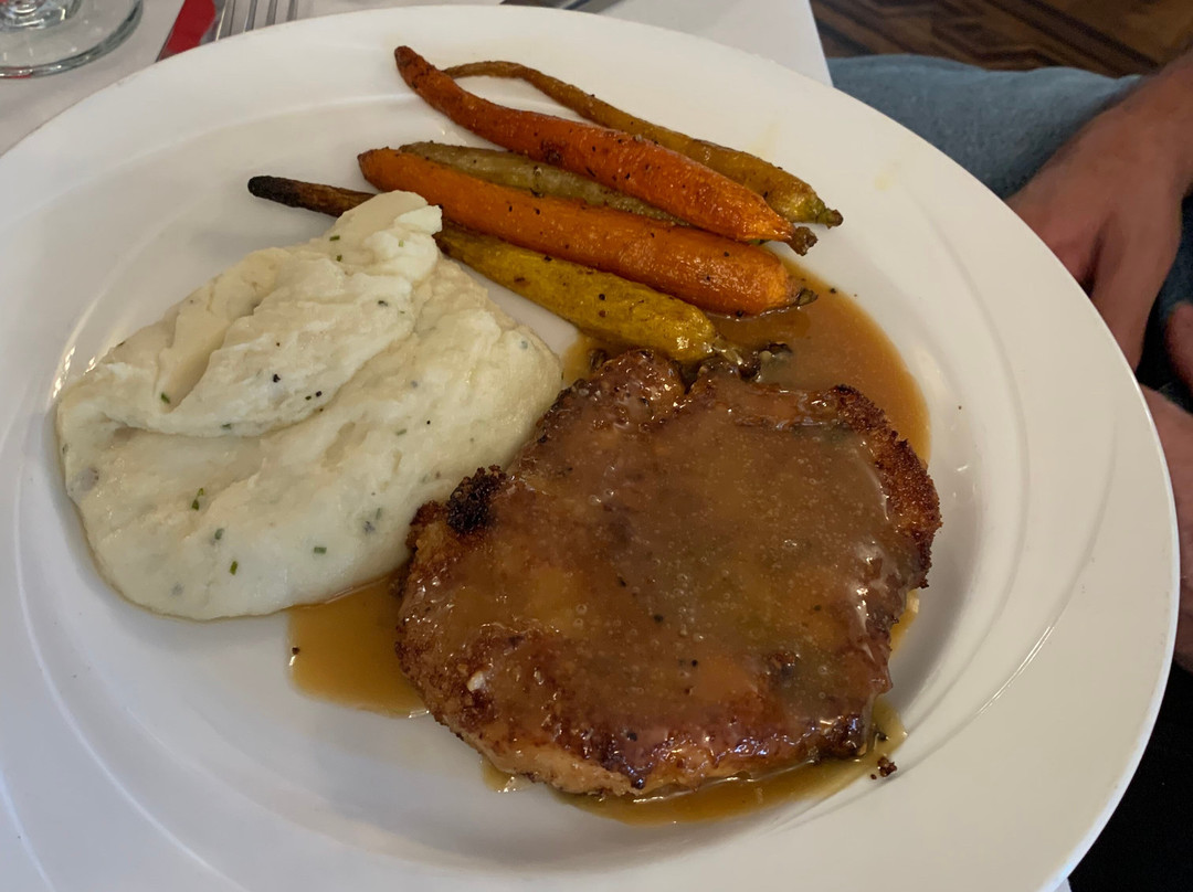 Twelve Oaks Restaurant & Tavern