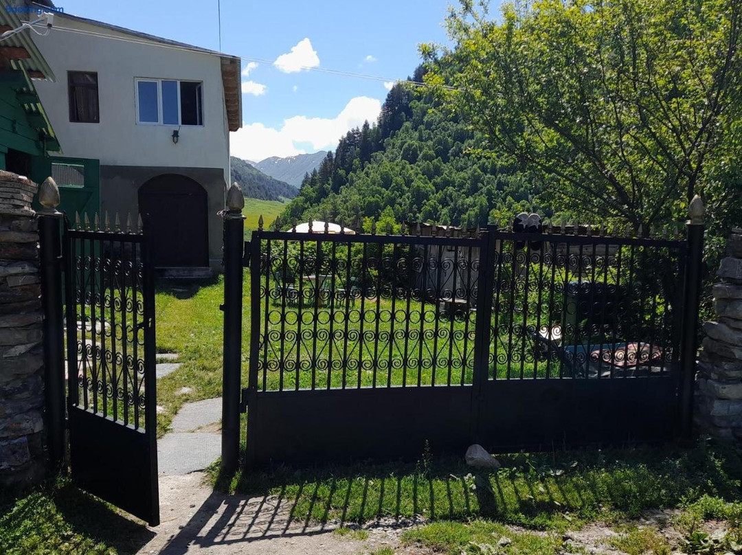 Zhora Kaldani Guest House