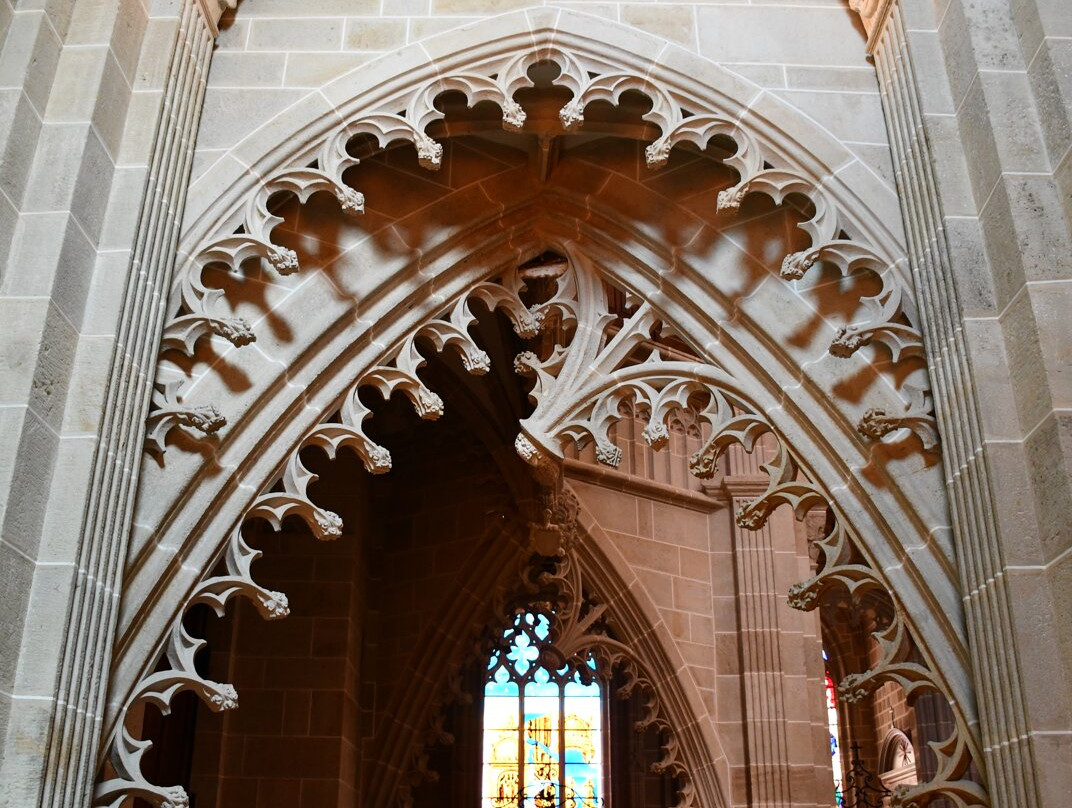 Cathédrale St-Lazare-Autun必去景点