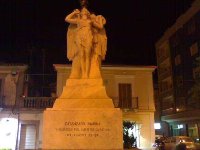 Monumento ai caduti della Prima Guerra Mondiale-Catanzaro Lido必去景点