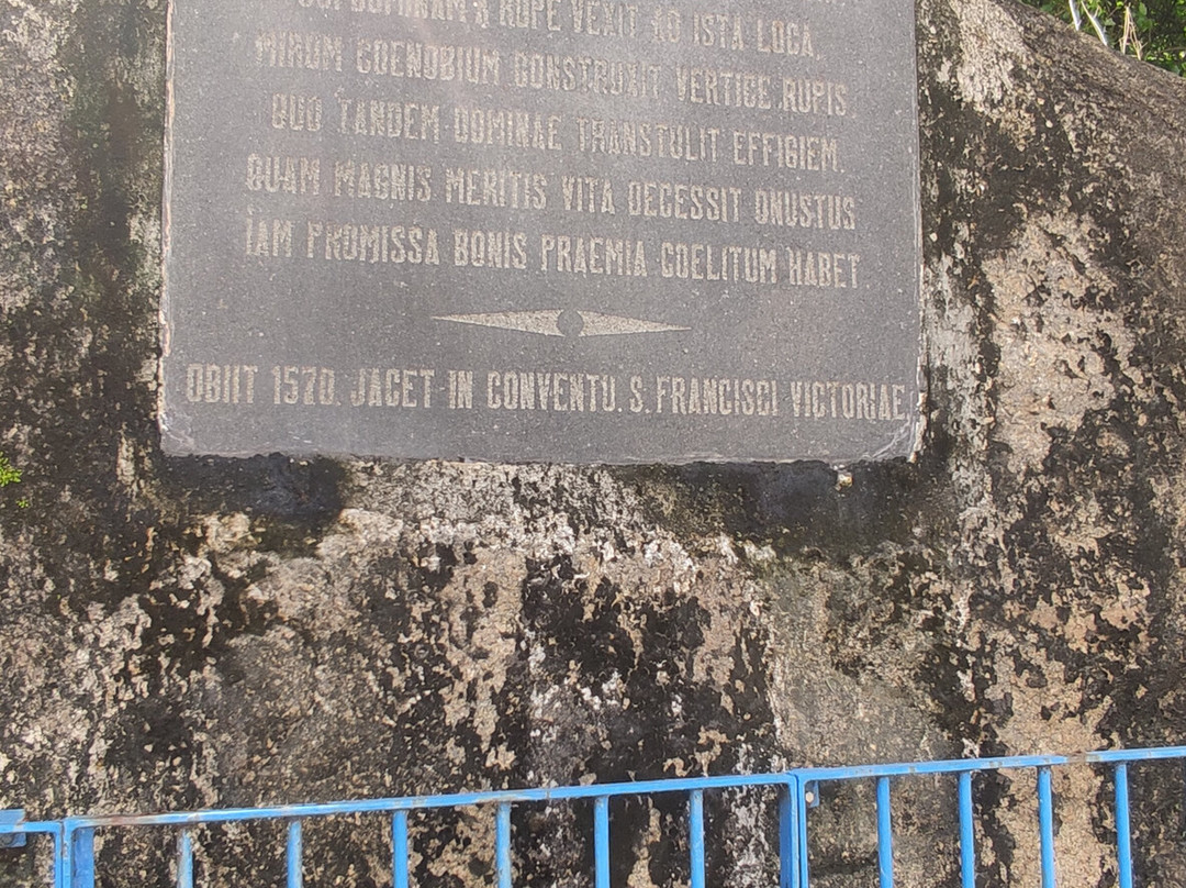 Gruta do Frei Pedro Palácios-维拉维尔哈必去景点