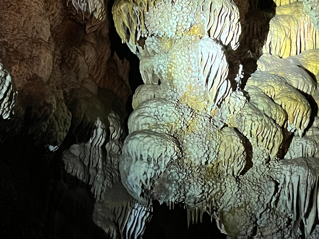 Jewel Cave National Monument-卡斯特必去景点