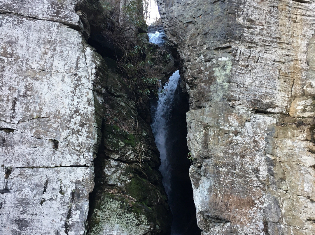 Raven Cliff Falls-海伦必去景点