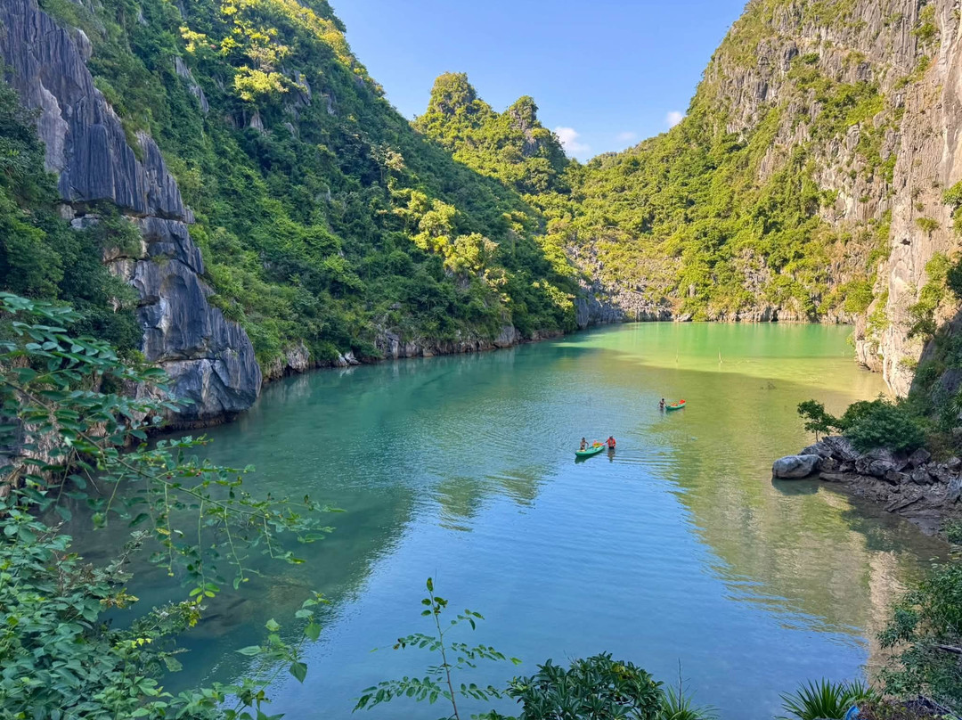 Cua Van Floating Village-下龙湾必去景点