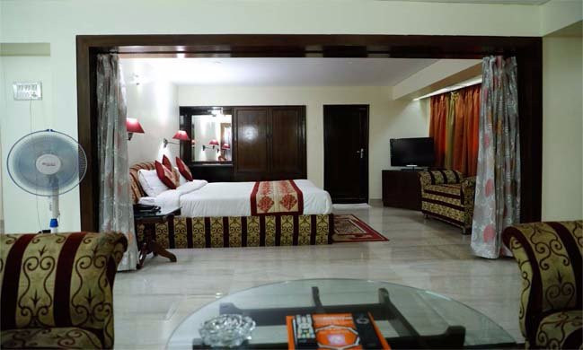 FabHotel Mayfair Inn