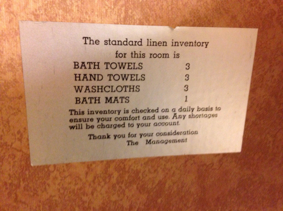 Chisholm Inn & Suites