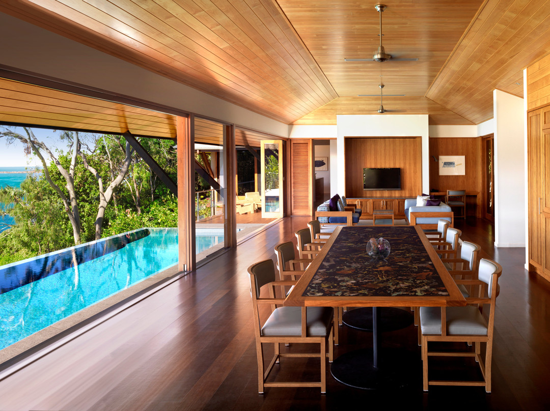 夸里阿酒店主图