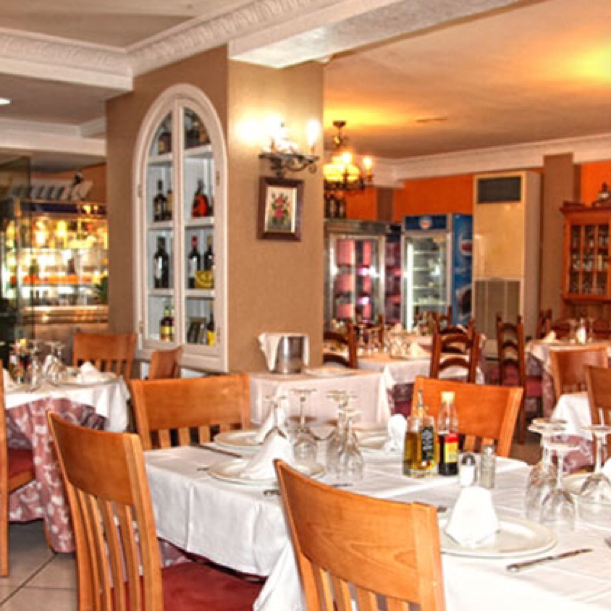 Hotel Los Arcos-餐饮