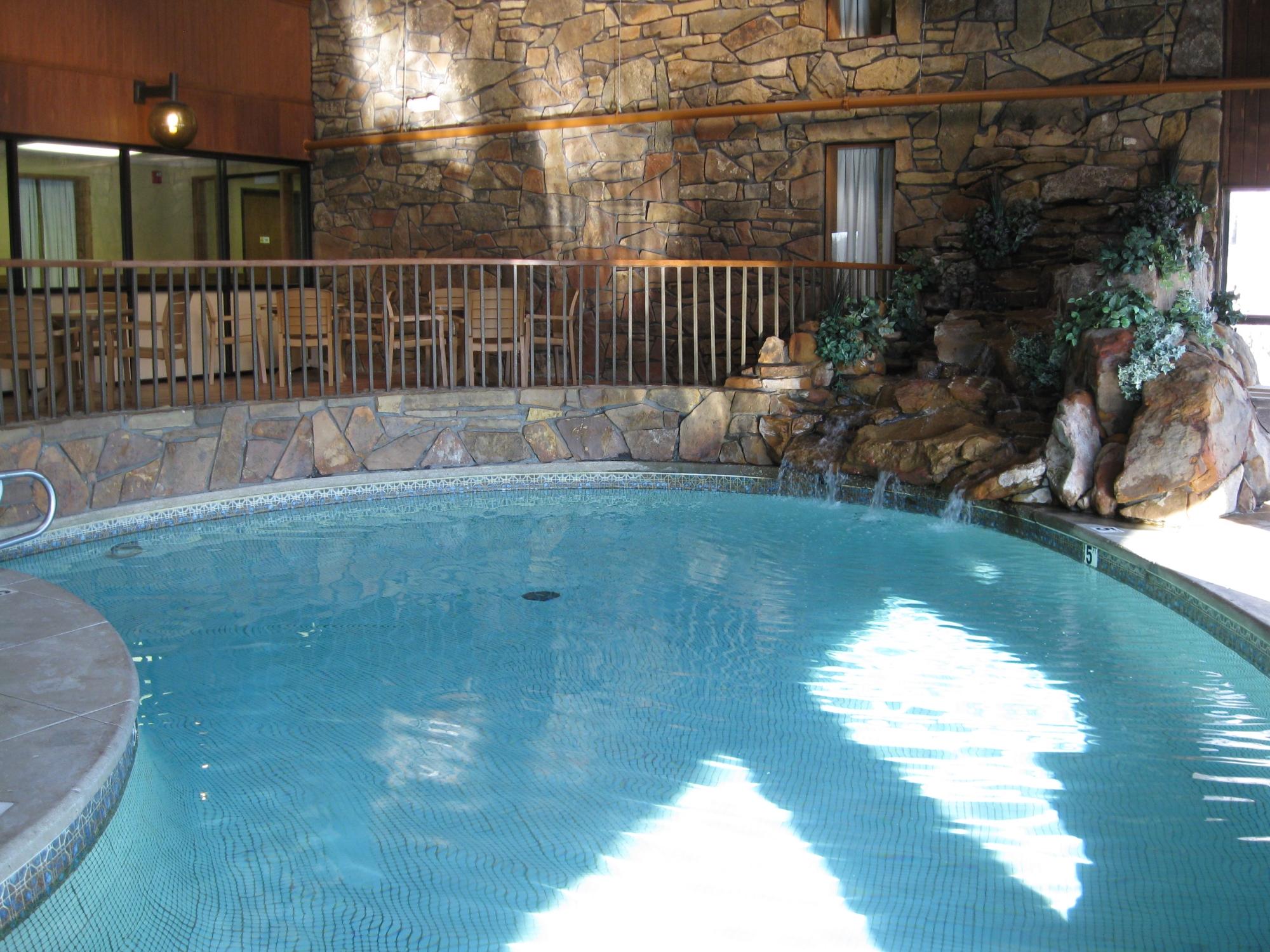 Travelodge by Wyndham Coffeyville-泳池