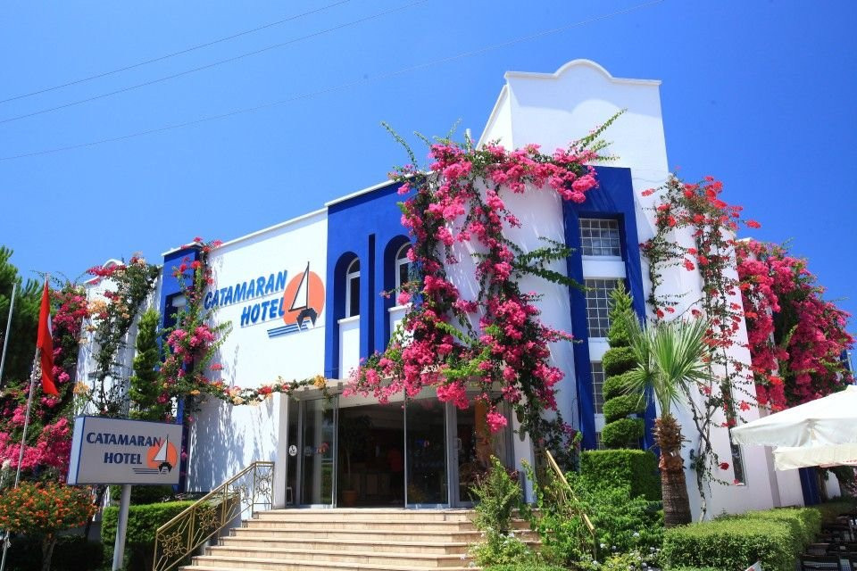 Catamaran Hotel