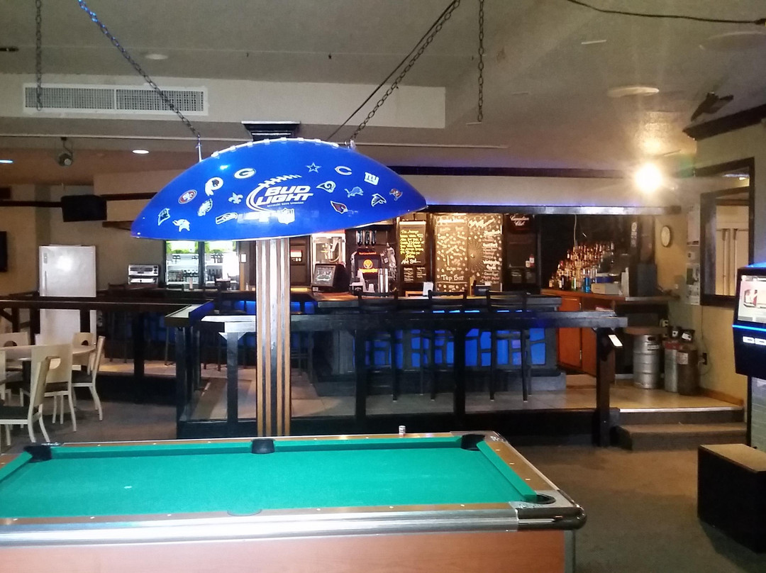 Grand Forks Inn & Suites