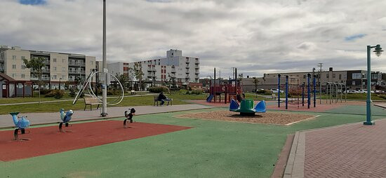 Parc du Vieux-Quai-七岛港必去景点