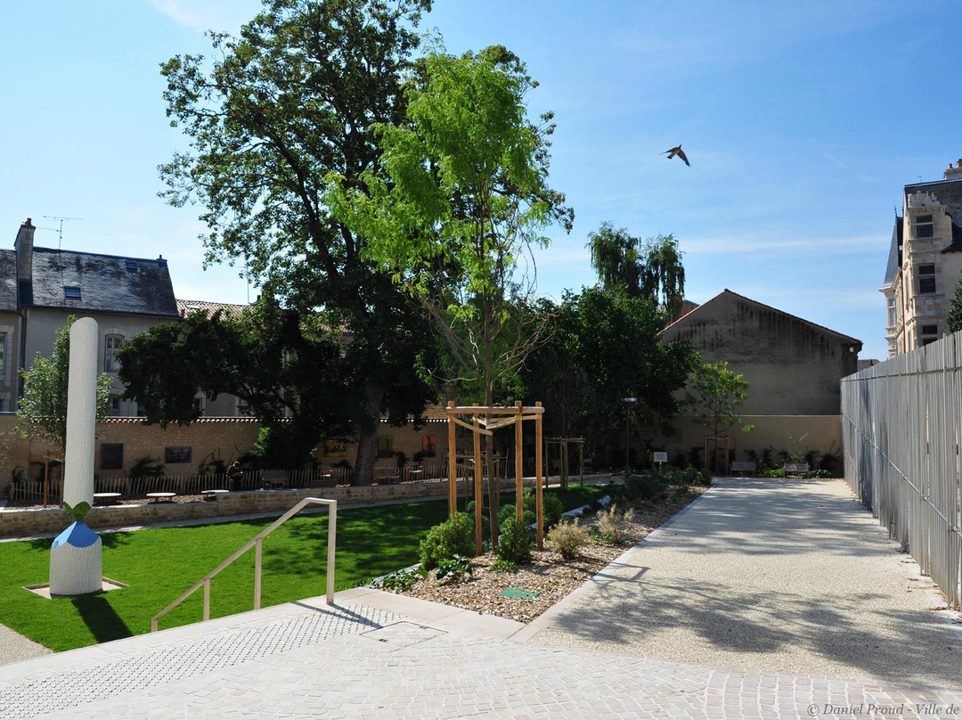 Jardin de Puygarreau景点图片
