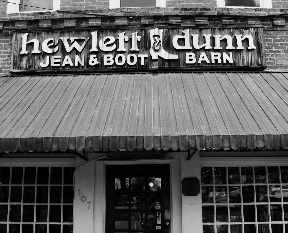 Hewlett & Dunn Jean & Boot Barn景点图片