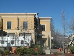 Broadway Plaza-核桃溪必去景点