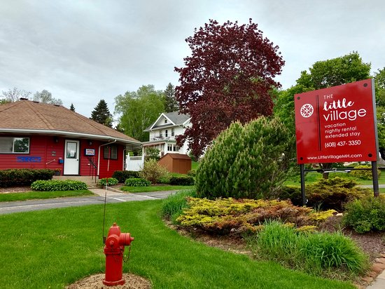 The Little Village-官方