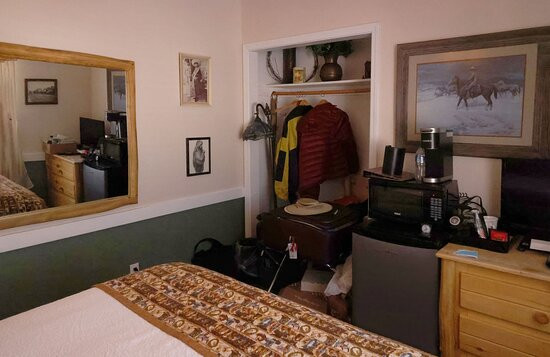 The Bent Elbow Hotel主图