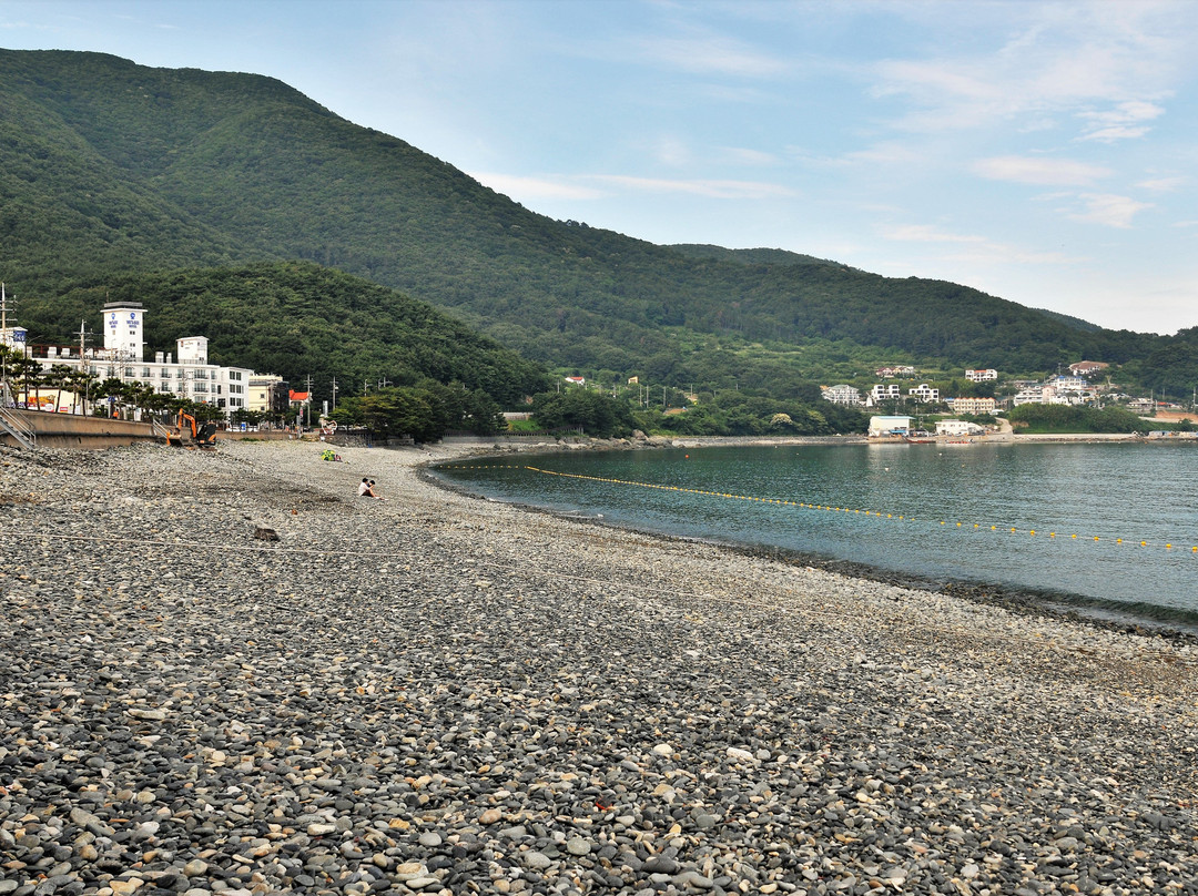Hakdong Mongdol Beach
