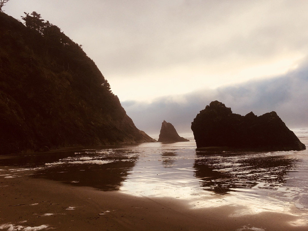 Hug Point State Recreation Site-Arch Cape必去景点