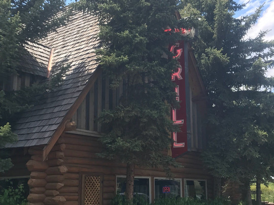 Hoback餐馆和美食-Hatchet Resort Cafe