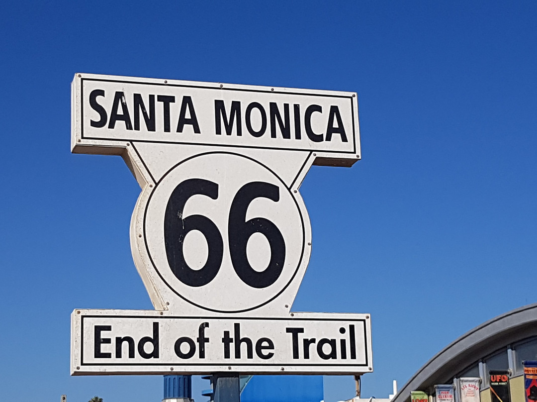 Route 66 End of the Trail Sign景点图片