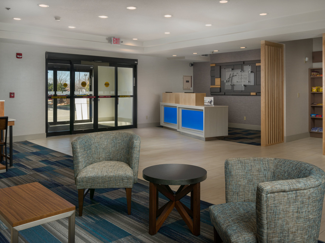 Holiday Inn Express & Suites Lawrence By IHG主图