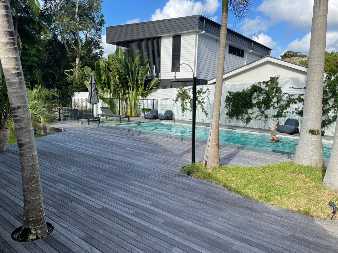 拜伦泉酒店主图