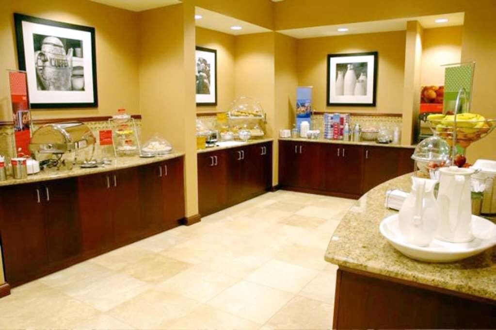 卡莱拉希尔顿恒庭酒店主图