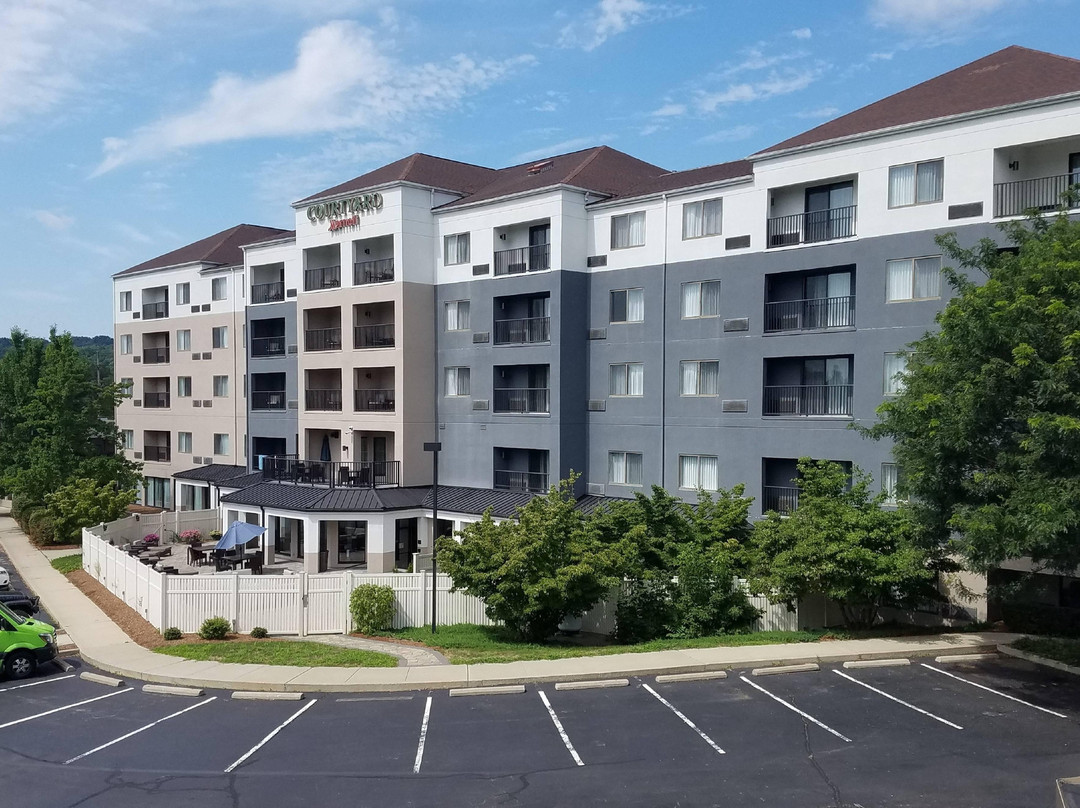 诺威治万豪万怡酒店主图