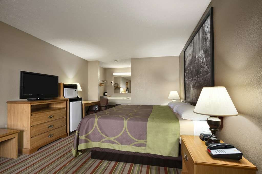 Super 8 by Wyndham Fort Chiswell Wytheville Area主图