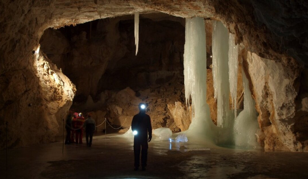 Snow Cave Raduha-Raduha必去景点