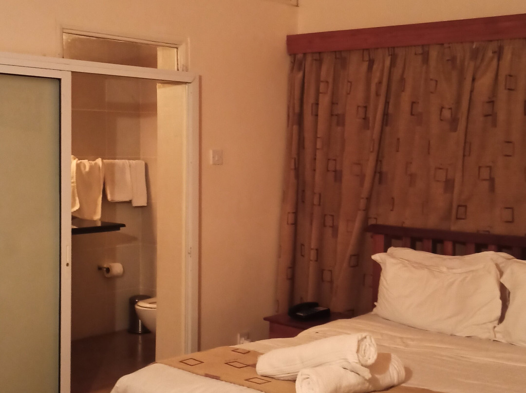 The Alps Hotel主图